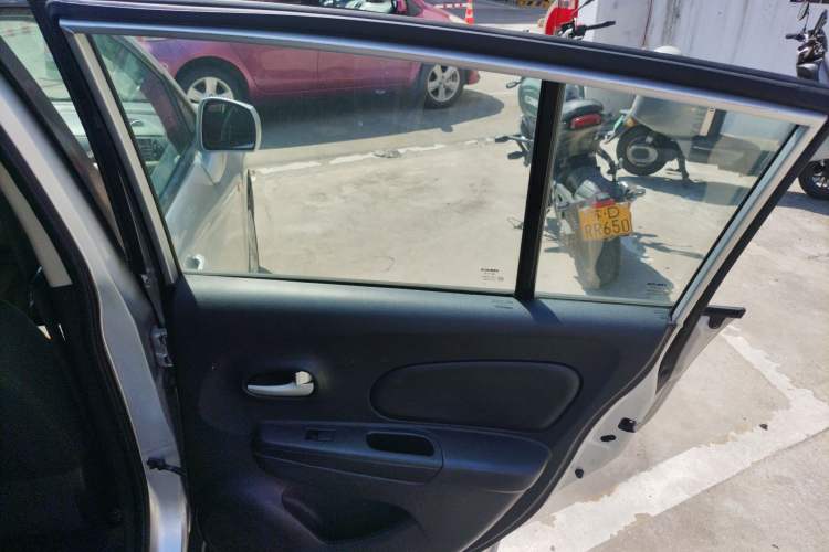Used Venucia R50 2013 1.6L Manual Fashion Edition Right Rear Door Interior