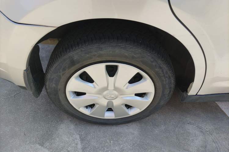 Used Venucia R50 2013 1.6L Manual Fashion Edition Right Rear Wheel Hub