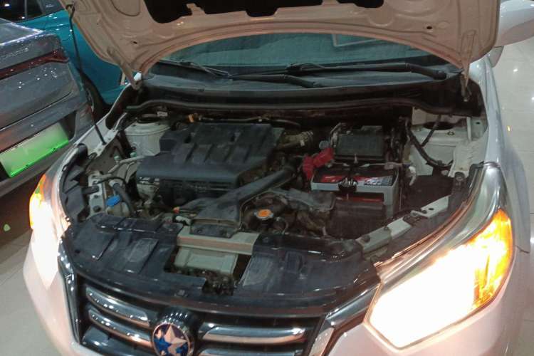Used Venucia R50 2015 1.6L Automatic Fashion Edition Engine Bay