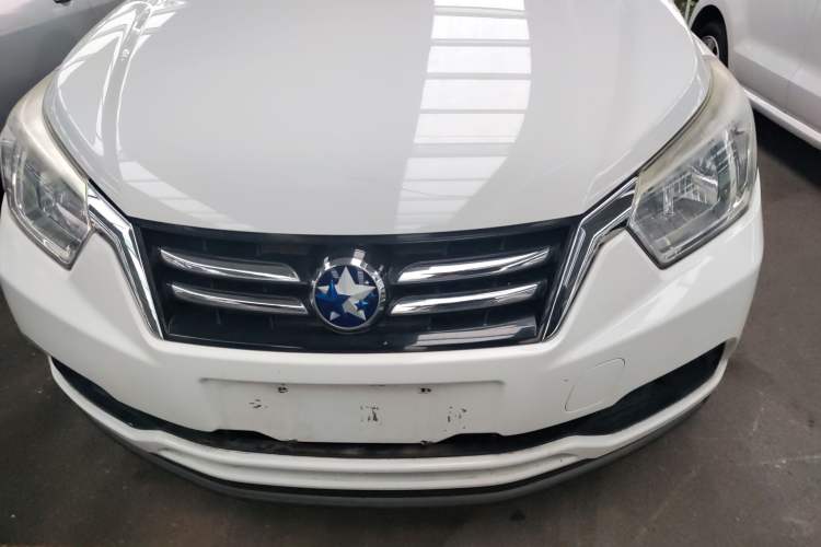 Used Venucia R50 2016 1.6L Manual Elite Edition Exterior 1
