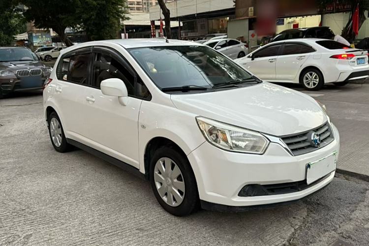 Used Venucia R50 2013 1.6L Automatic Fashion Edition Exterior 2