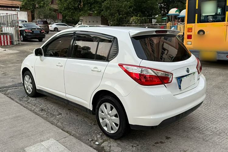 Used Venucia R50 2013 1.6L Automatic Fashion Edition Exterior 3