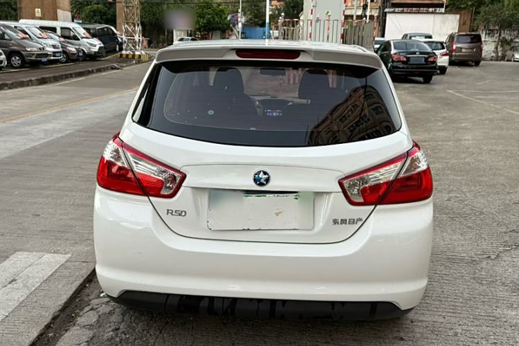 Used Venucia R50 2013 1.6L Automatic Fashion Edition Exterior 4