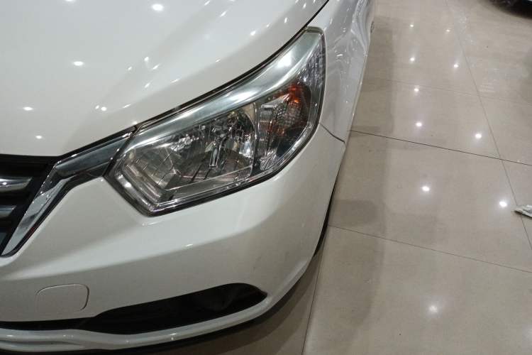Used Venucia R50 2015 1.6L Automatic Fashion Edition Left Front Headlight