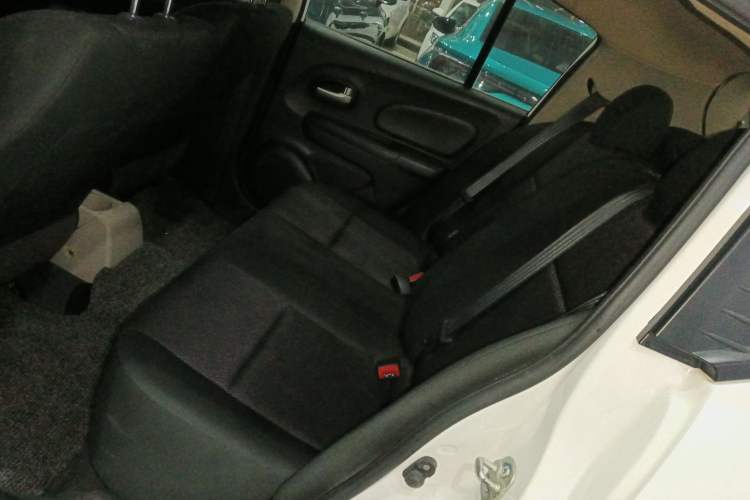 Used Venucia R50 2015 1.6L Automatic Fashion Edition Left Rear Seat