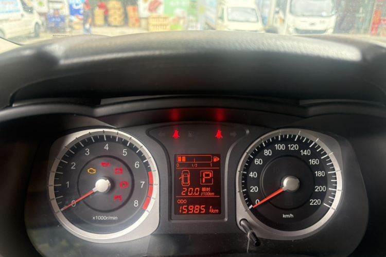 Used Venucia R50 2013 1.6L Automatic Fashion Edition Odometer Close Up