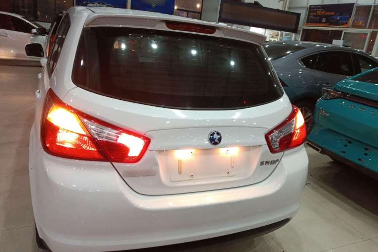 Used Venucia R50 2015 1.6L Automatic Fashion Edition Rear