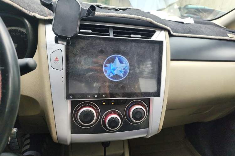Used Venucia R50 2012 1.6L Manual Comfort Edition Audio And AC Panel