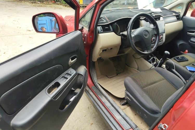 Used Venucia R50 2012 1.6L Manual Comfort Edition Driver Seat