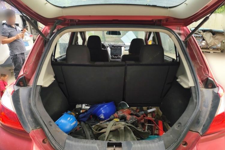 Used Venucia R50 2012 1.6L Manual Comfort Edition Trunk