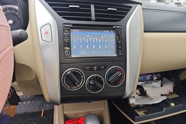 Used Venucia R50 2012 1.6L Automatic Comfort Edition Audio And AC Panel