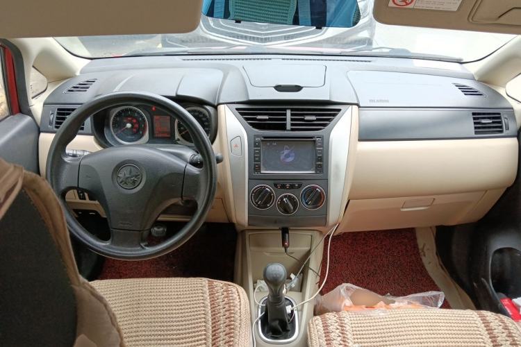 Used Venucia R50 2012 1.6L Manual Comfort Edition Center Console