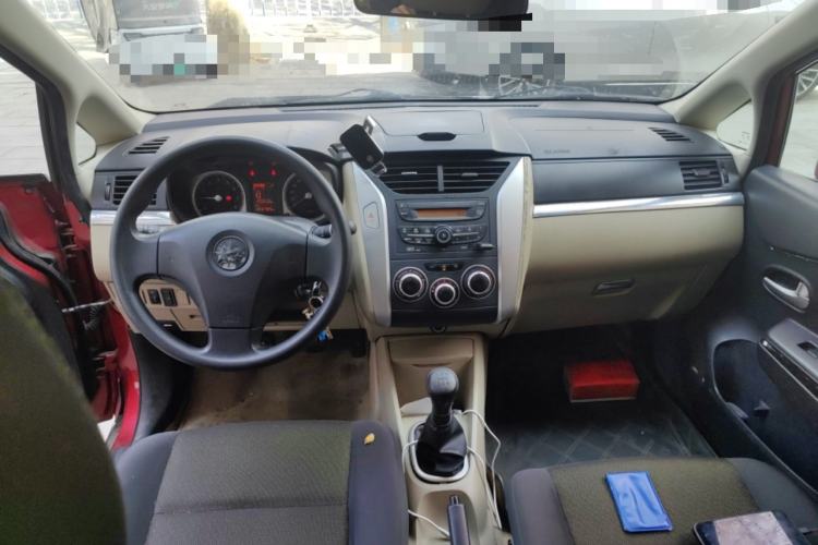 Used Venucia R50 2012 1.6L Manual Comfort Edition Center Console