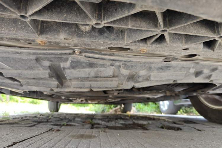 Used Venucia R50 2012 1.6L Automatic Comfort Edition Chassis Front