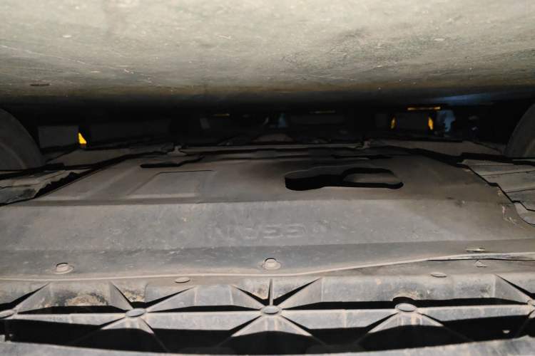 Used Venucia R50 2012 1.6L Automatic Comfort Edition Chassis Front