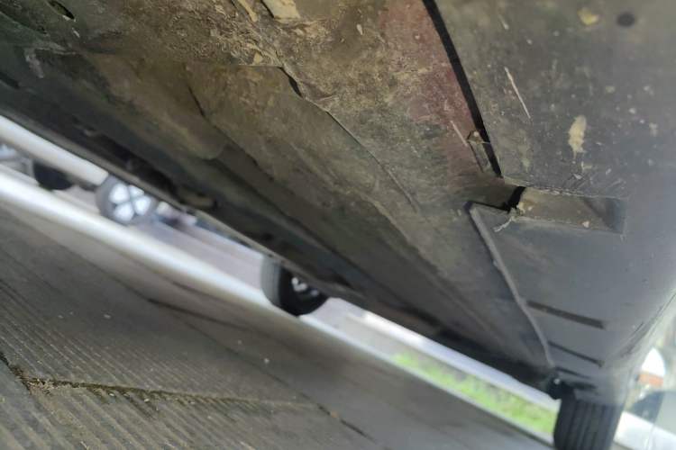 Used Venucia R50 2012 1.6L Manual Comfort Edition Chassis Front Left