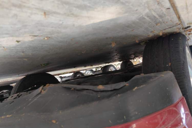 Used Venucia R50 2012 1.6L Automatic Comfort Edition Chassis Front Right