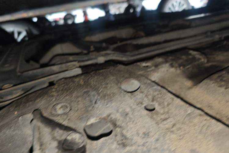 Used Venucia R50 2012 1.6L Manual Comfort Edition Chassis Front Right