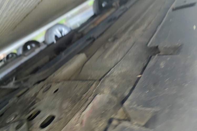Used Venucia R50 2012 1.6L Manual Comfort Edition Chassis Front Right