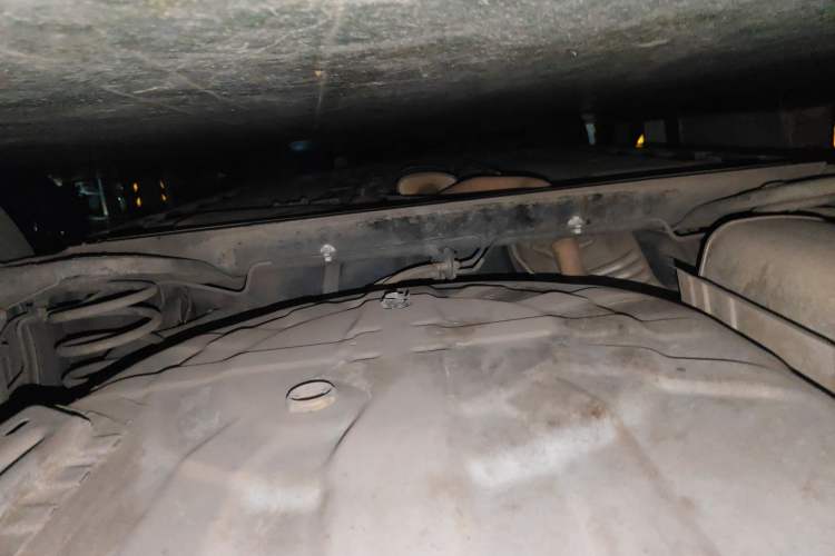 Used Venucia R50 2012 1.6L Automatic Comfort Edition Chassis Rear