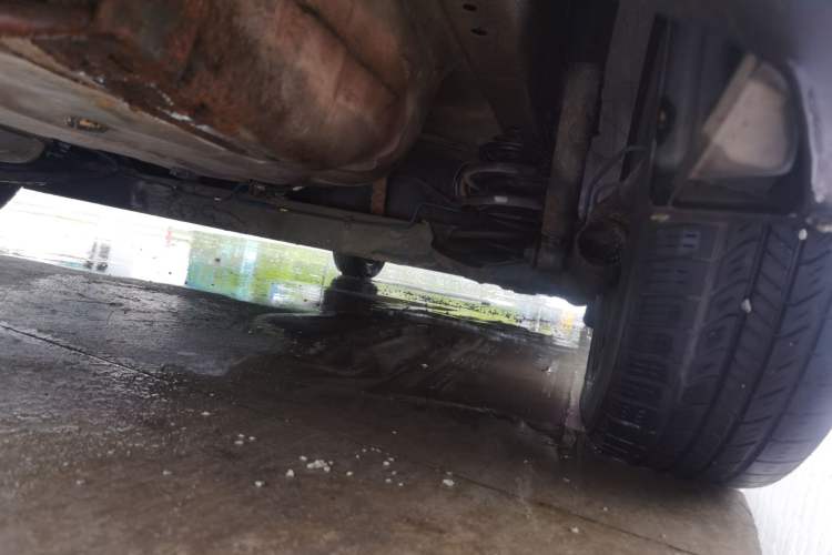 Used Venucia R50 2012 1.6L Manual Comfort Edition Chassis Rear Right