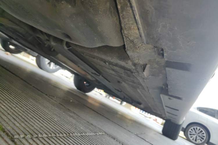 Used Venucia R50 2012 1.6L Manual Comfort Edition Chassis Rear Right