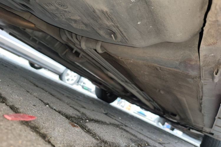 Used Venucia R50 2012 1.6L Manual Comfort Edition Chassis Rear Right