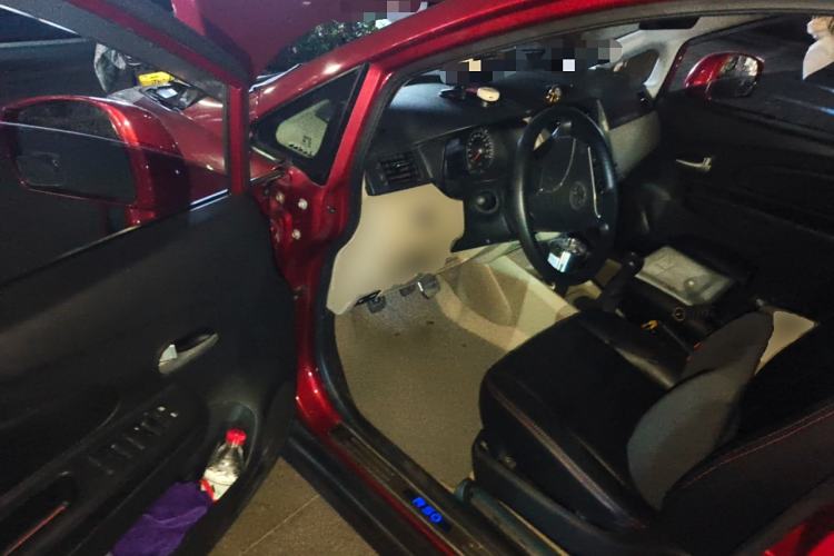 Used Venucia R50 2012 1.6L Manual Comfort Edition Driver Seat