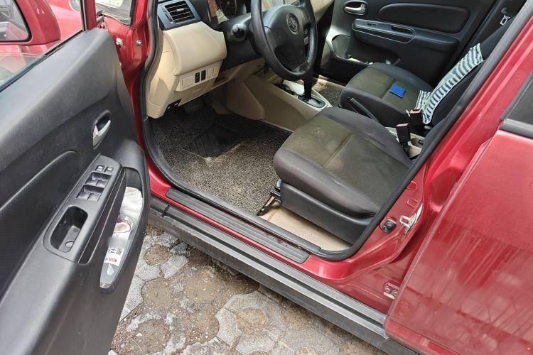 Used Venucia R50 2012 1.6L Automatic Comfort Edition Driver Seat