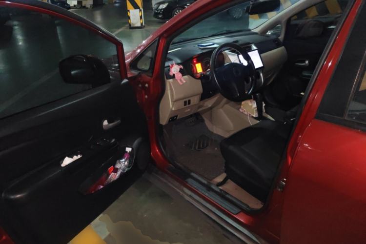 Used Venucia R50 2012 1.6L Automatic Comfort Edition Driver Seat