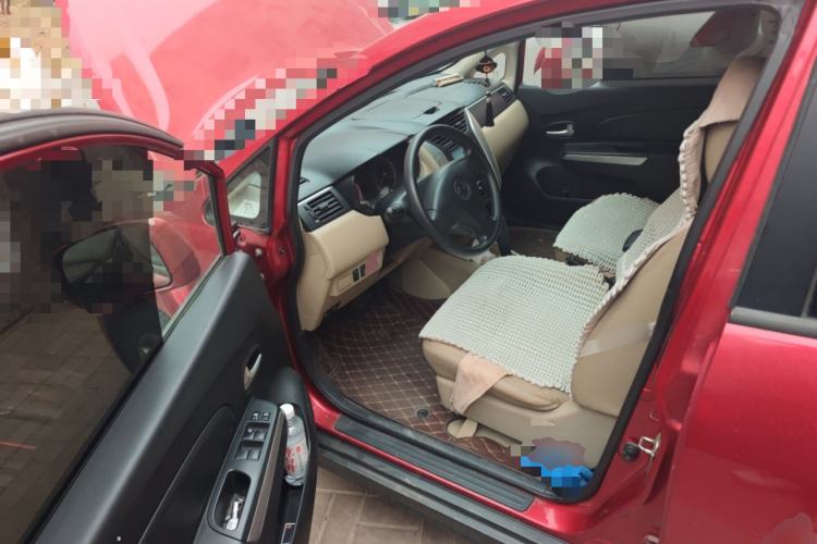 Used Venucia R50 2012 1.6L Automatic Prestige Edition Driver Seat