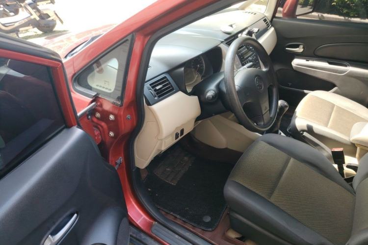 Used Venucia R50 2012 1.6L Manual Comfort Edition Driver Seat