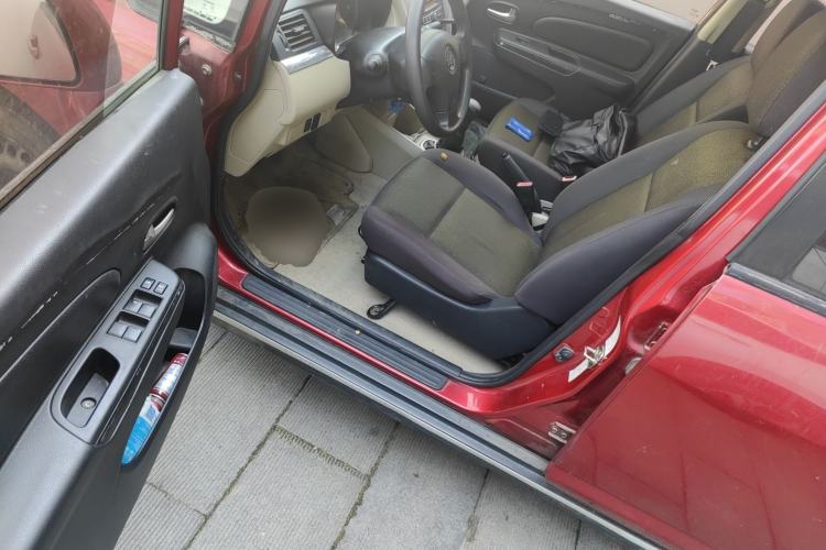 Used Venucia R50 2012 1.6L Manual Comfort Edition Driver Seat