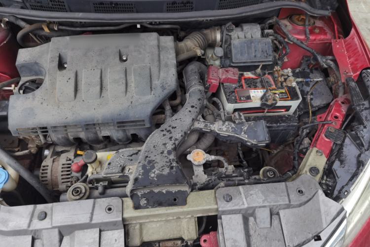 Used Venucia R50 2012 1.6L Manual Comfort Edition Engine Bay