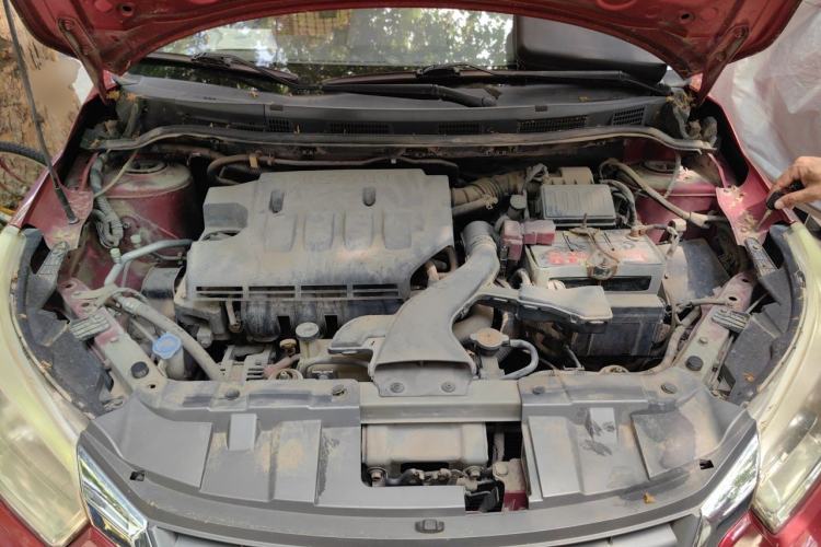 Used Venucia R50 2012 1.6L Automatic Comfort Edition Engine Bay
