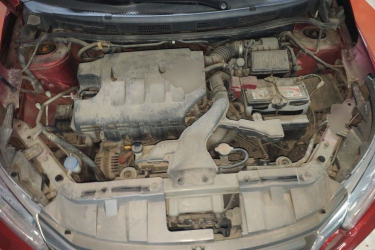 Used Venucia R50 2012 1.6L Automatic Prestige Edition Engine Bay