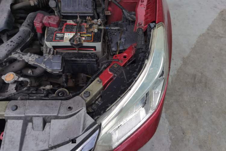 Used Venucia R50 2012 1.6L Manual Comfort Edition Engine Bay Left