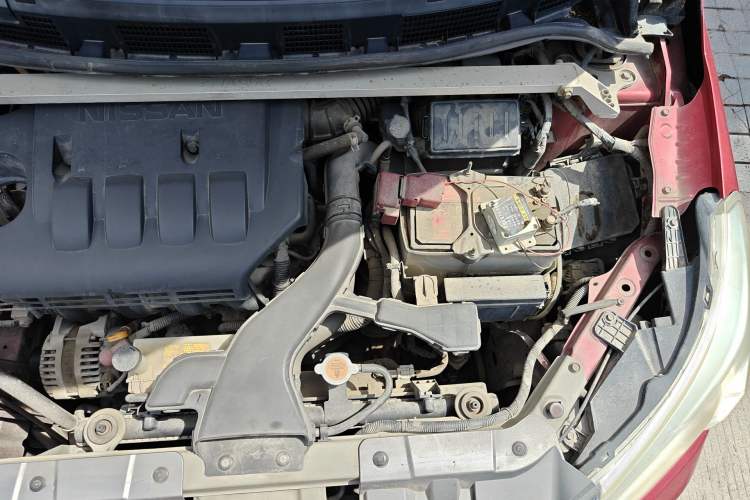 Used Venucia R50 2012 1.6L Automatic Comfort Edition Engine Bay Left