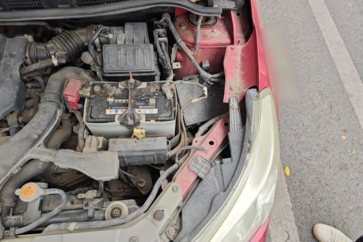 Used Venucia R50 2012 1.6L Automatic Comfort Edition Engine Bay Left
