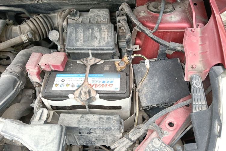 Used Venucia R50 2012 1.6L Manual Comfort Edition Engine Bay Left
