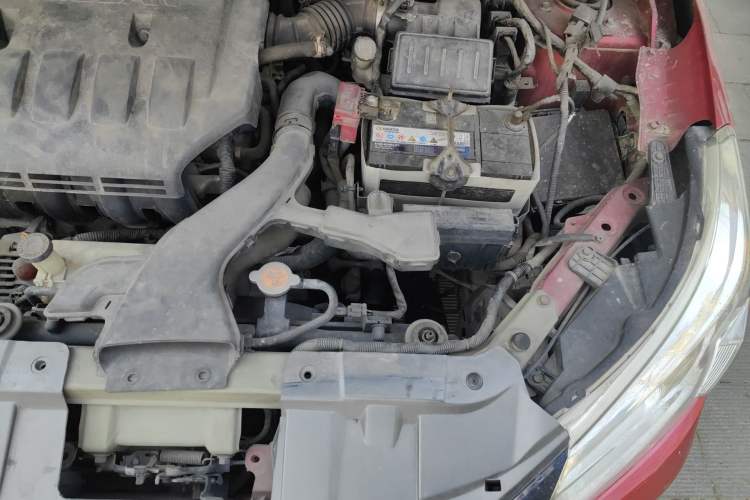 Used Venucia R50 2012 1.6L Manual Comfort Edition Engine Bay Left