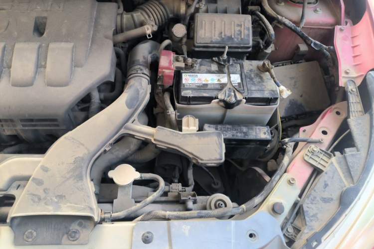 Used Venucia R50 2012 1.6L Automatic Comfort Edition Engine Bay Left