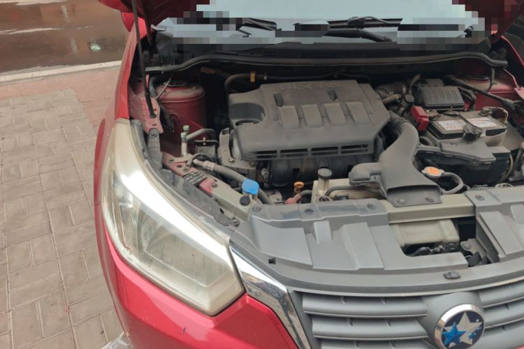 Used Venucia R50 2012 1.6L Automatic Prestige Edition Engine Bay Right