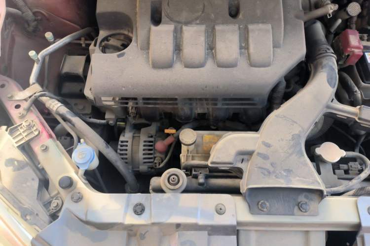 Used Venucia R50 2012 1.6L Automatic Comfort Edition Engine Bay Right