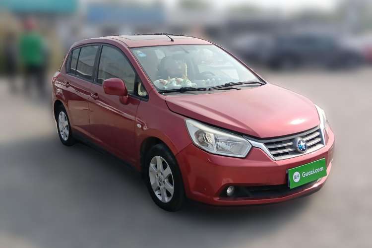 Used Venucia R50 2012 1.6L Manual Luxury Edition Front Right 45 Deg
