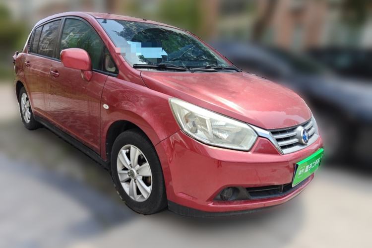 Used Venucia R50 2012 1.6L Automatic Comfort Edition Front Right 45 Deg