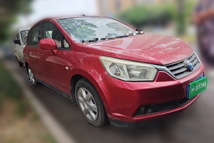 Used Venucia R50 2012 1.6L Automatic Comfort Edition Front Right 45 Deg