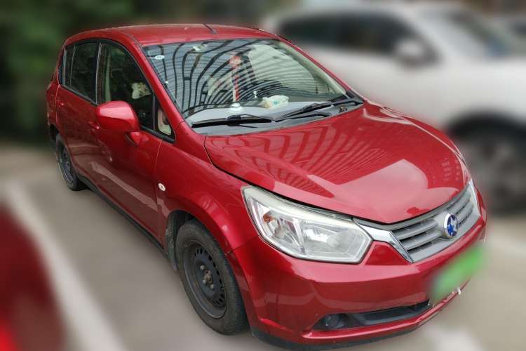 Used Venucia R50 2012 1.6L Automatic Comfort Edition Front Right 45 Deg