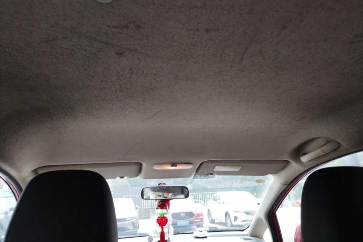 Used Venucia R50 2012 1.6L Automatic Comfort Edition Headliner