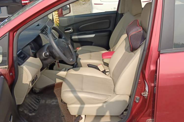 Used Venucia R50 2012 1.6L Manual Luxury Edition Left Front Seat